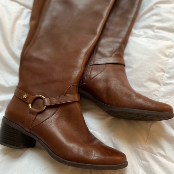 Anne Klein Wide Calf Tall Leather Boots, size 8 - Picture 2 of 7